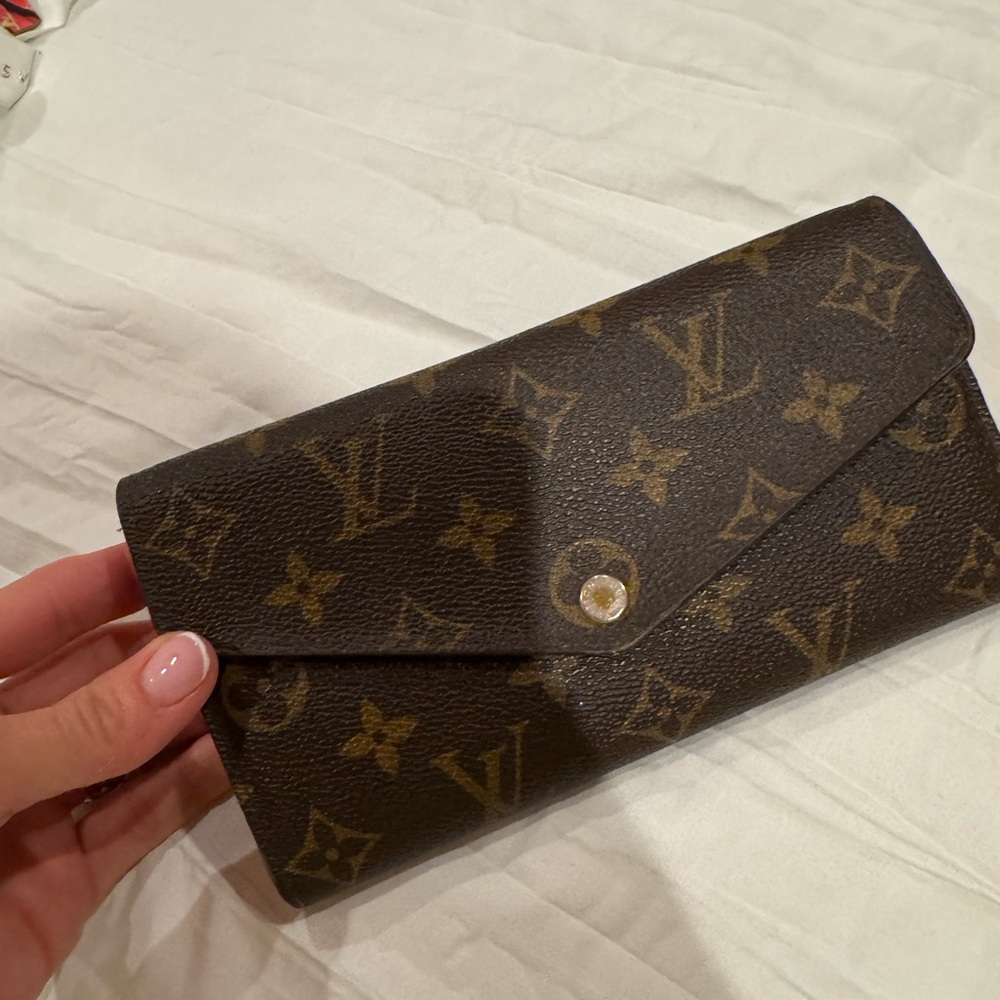 Louis Vuitton Sarah Wallet